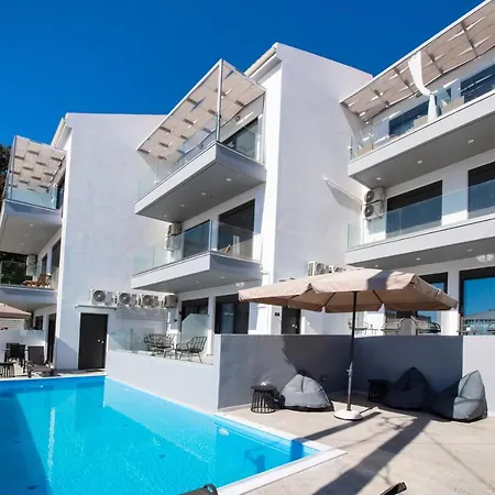 Irene's Design Swimming Pool شقة *